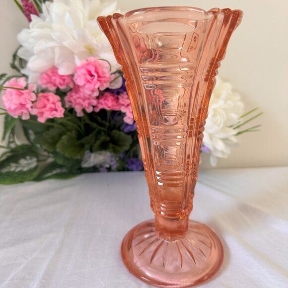 Vintage‎ Richard Walther Pink Art Deco Glass Vase Fluted Geometric Pressed Glass - Picture 1 of 6